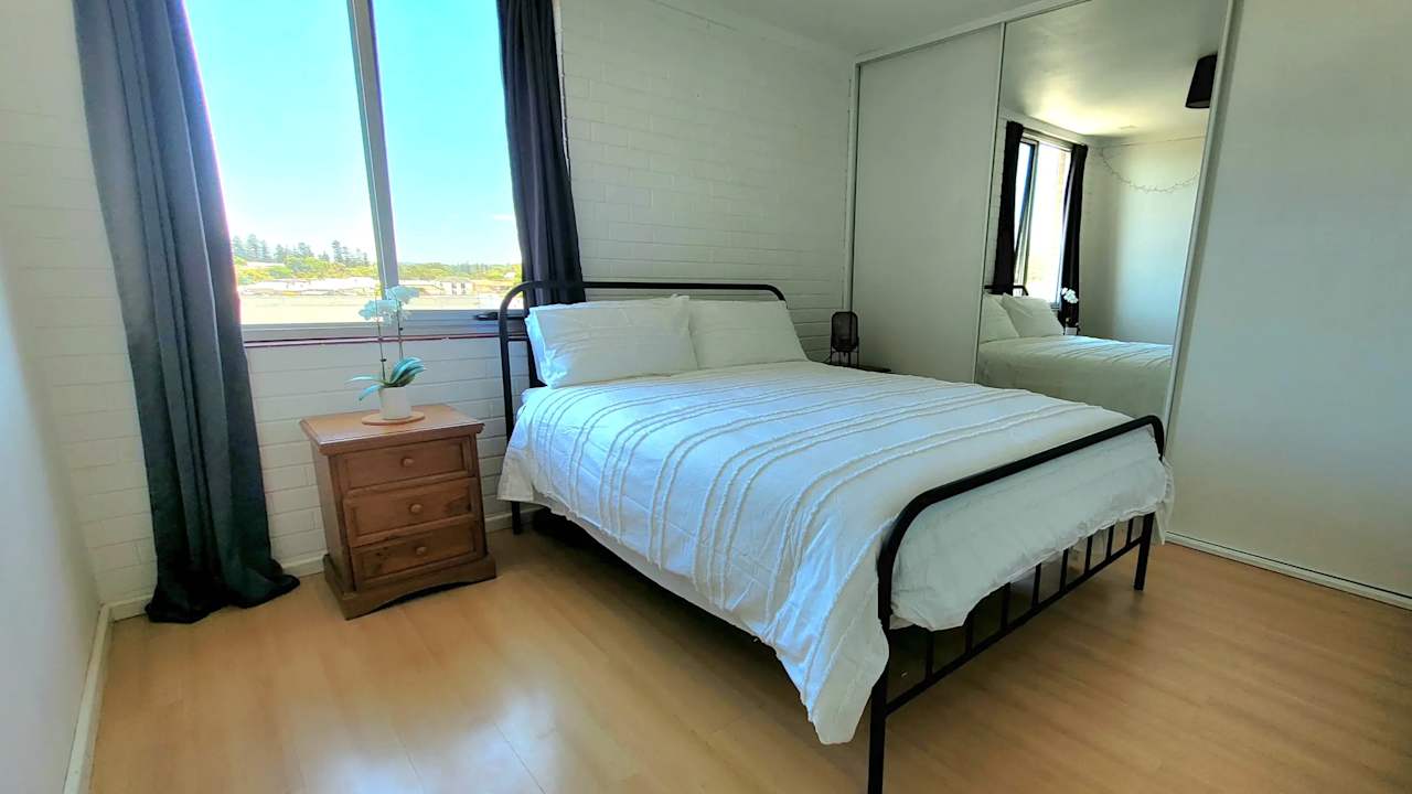 Whole property with 2 rooms for rent