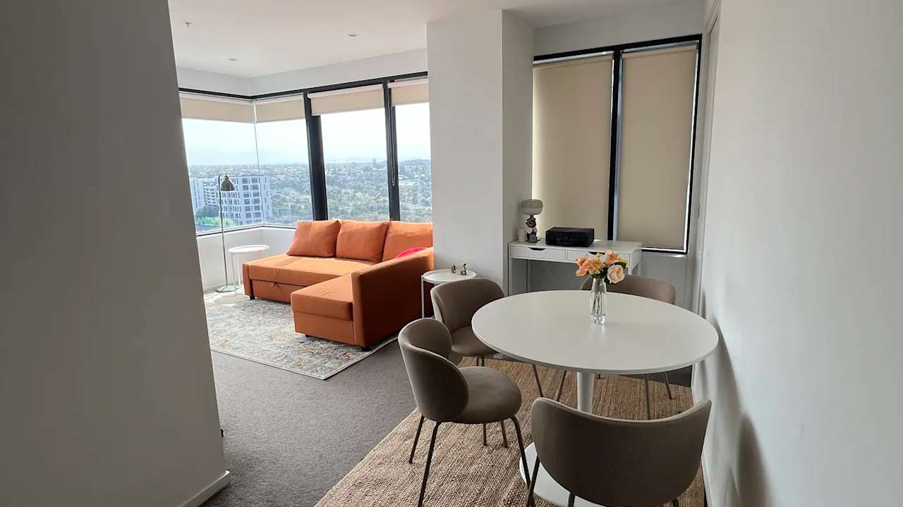 Unfurnished room in a flatshare