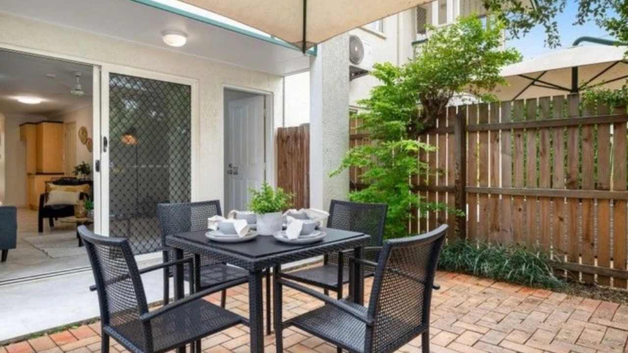 Unfurnished room with own bathroom