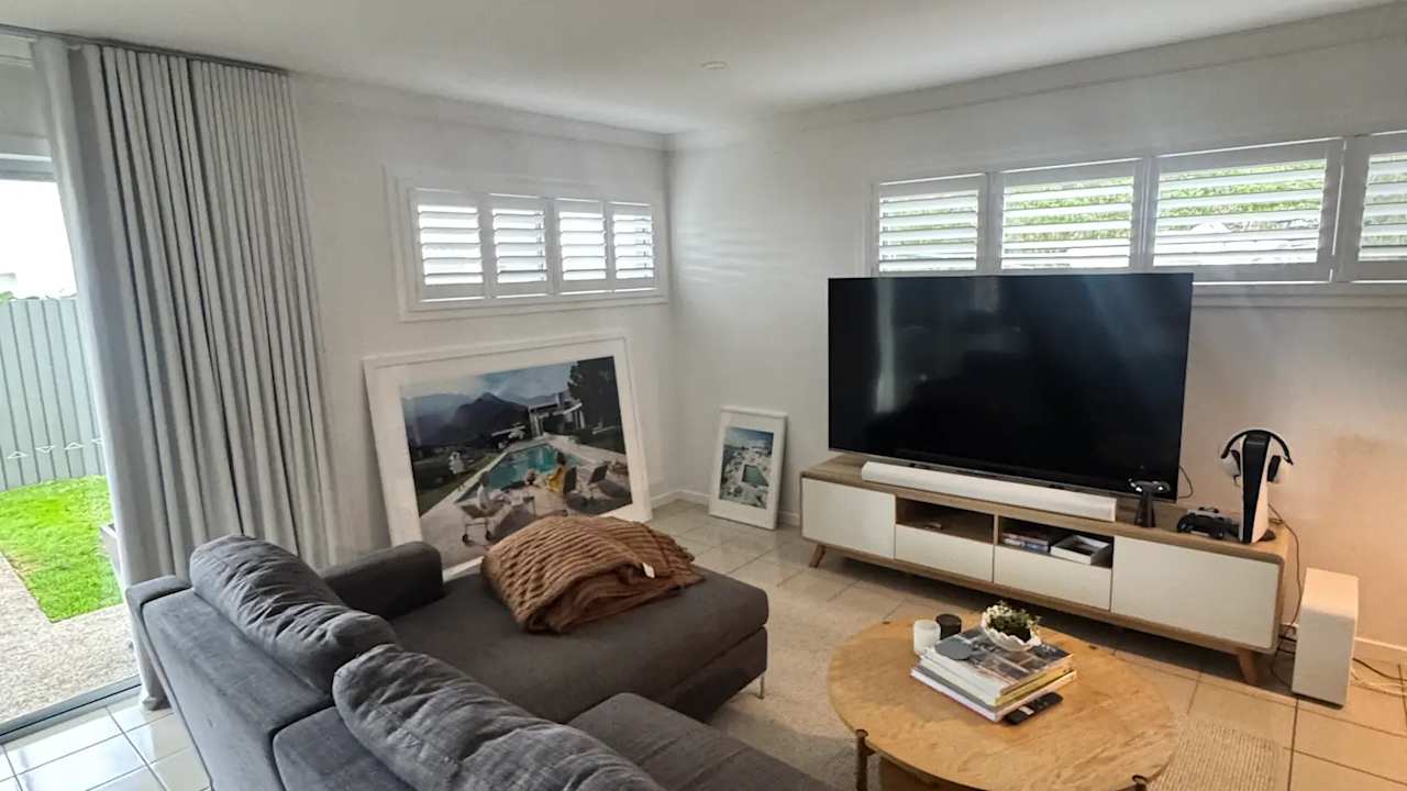 Unfurnished room with own bathroom