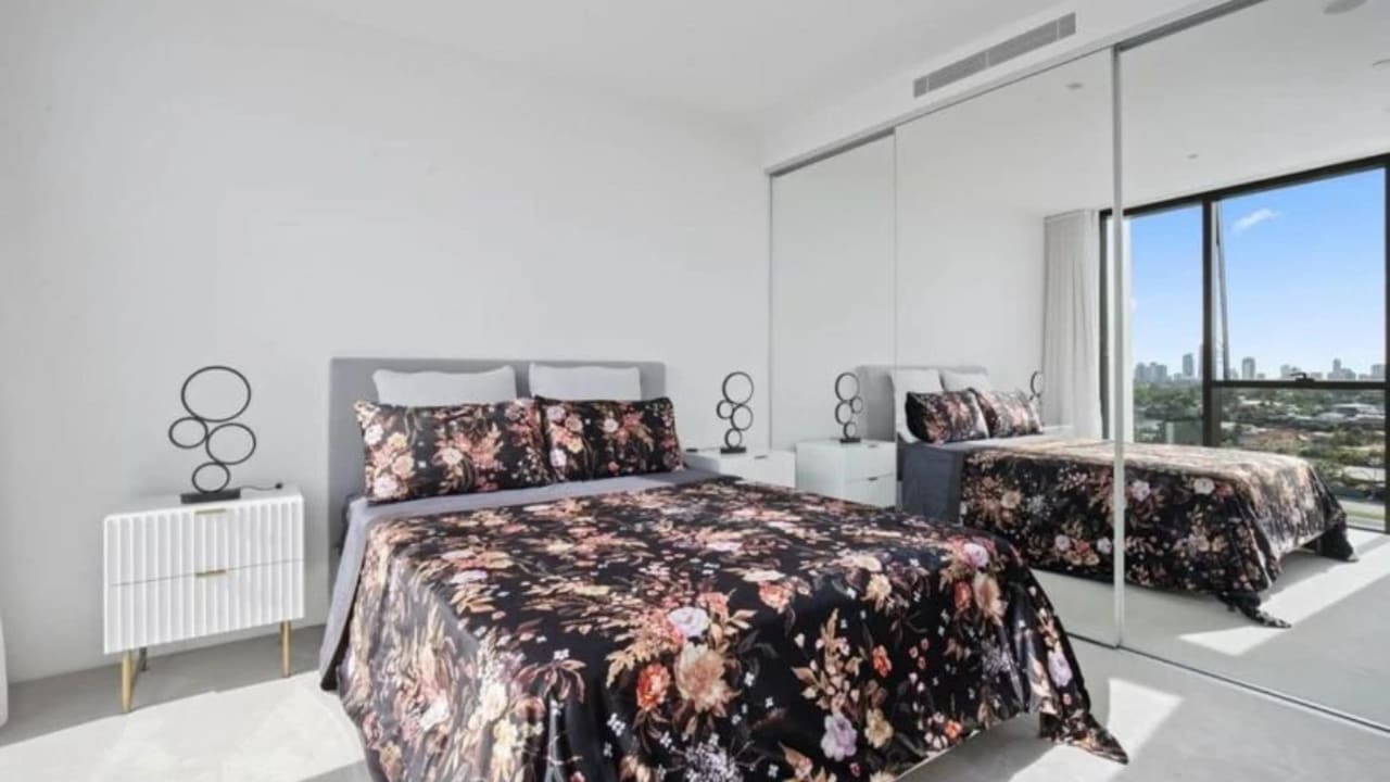 Unfurnished room with own bathroom