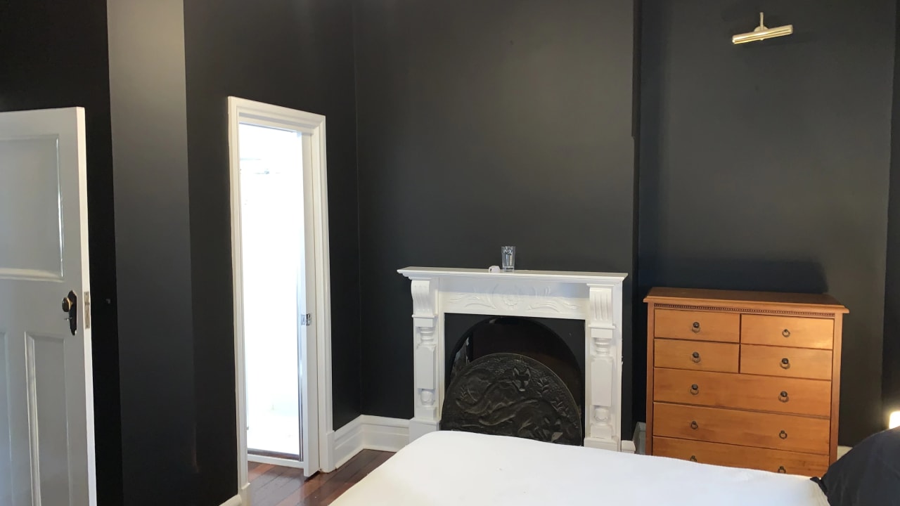 Whole property with 1 room for rent