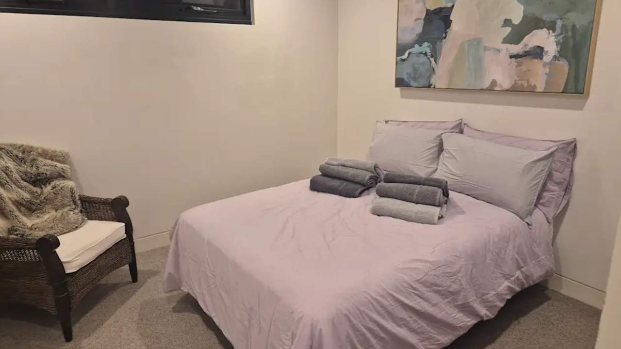 Furnished room with own bathroom