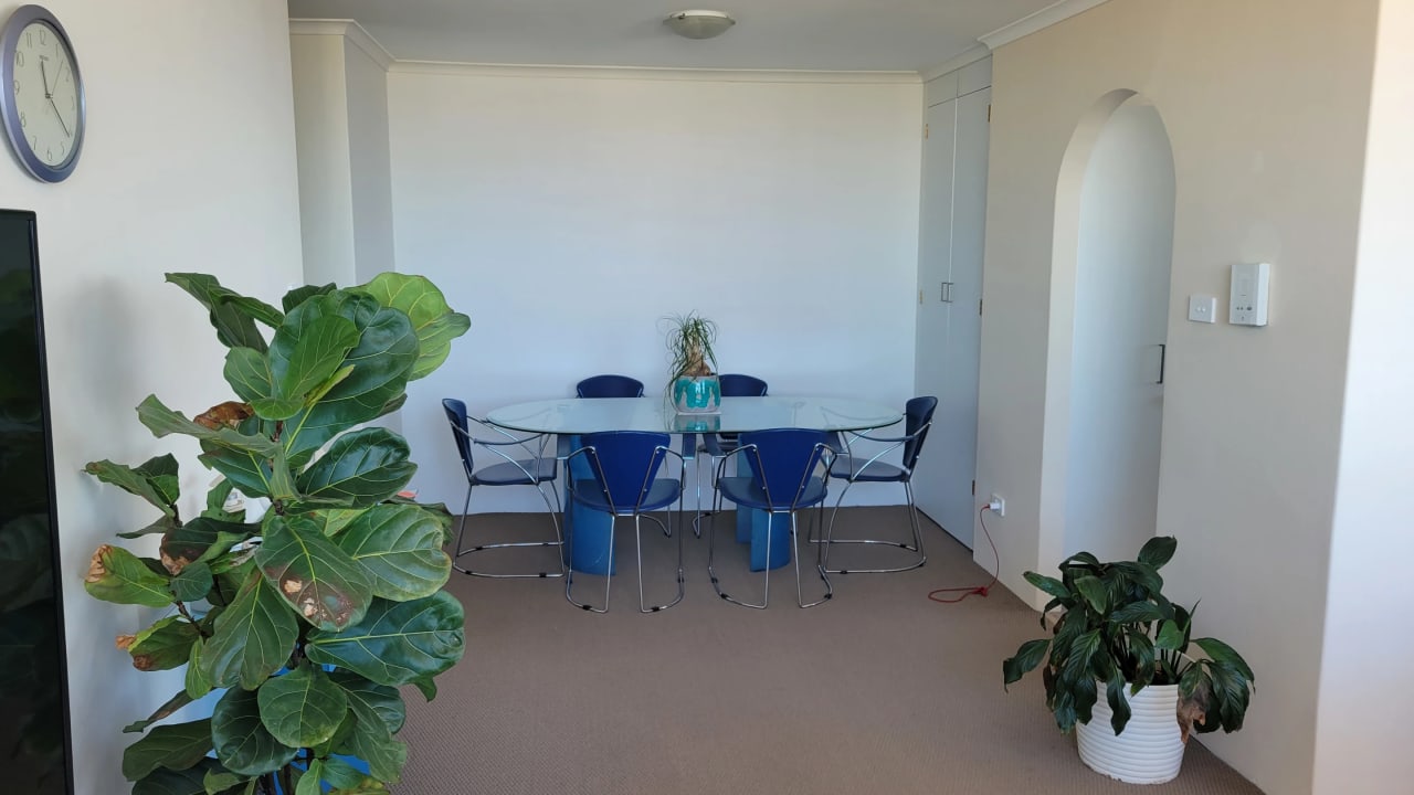 Furnished room in a flatshare