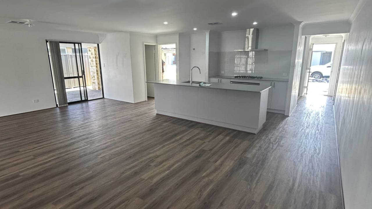 Unfurnished room in a share house