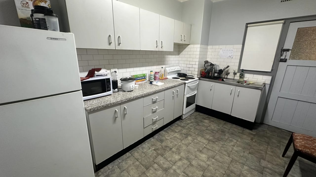 Unfurnished room in a flatshare