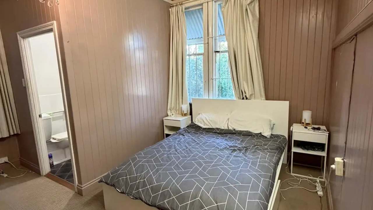 Room in a share house