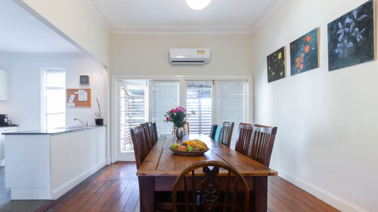 Room in a share house