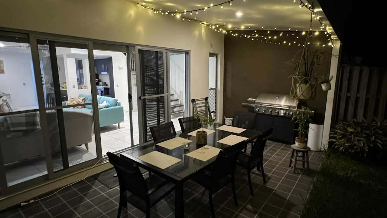 Room in a share house