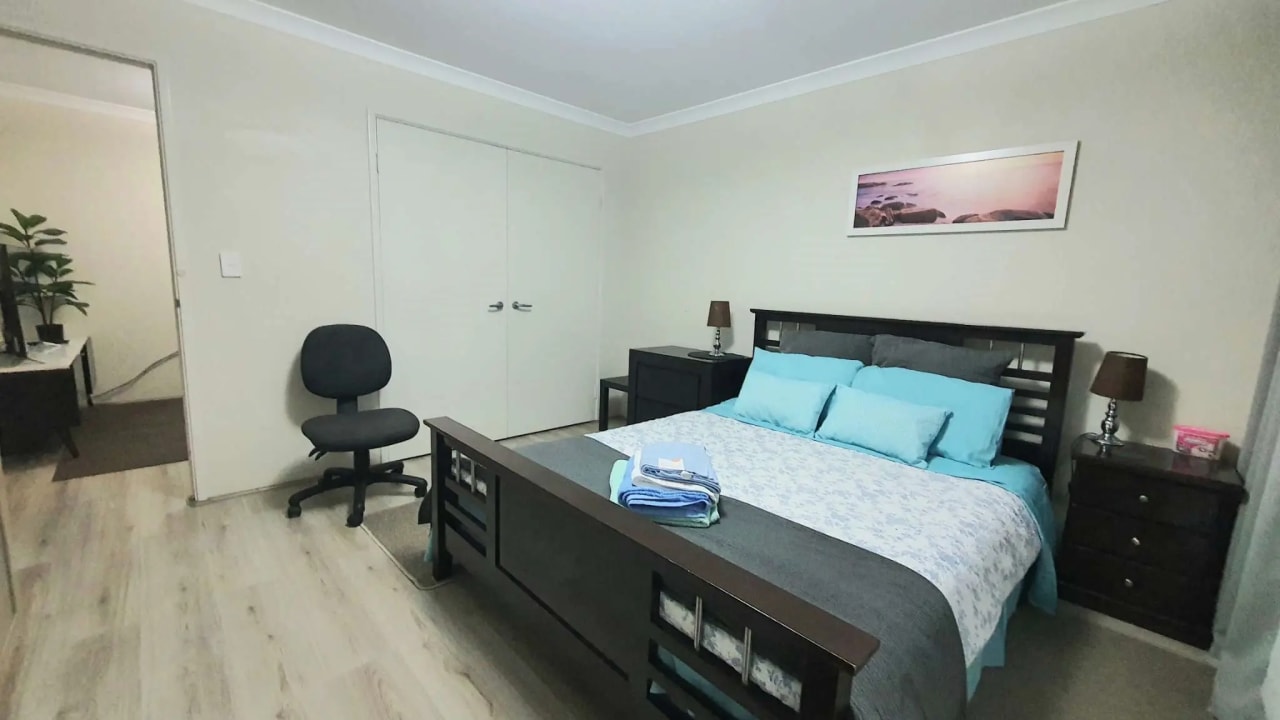 Whole property with 1 room for rent