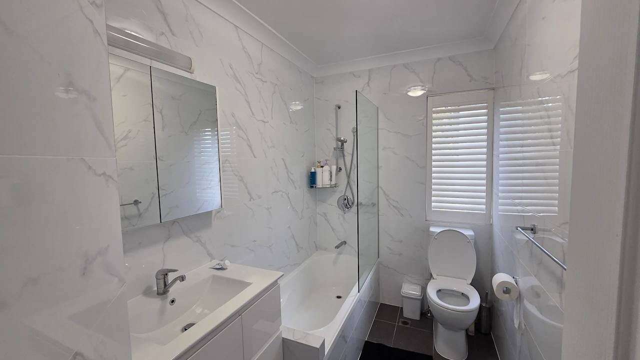 Furnished room in a share house