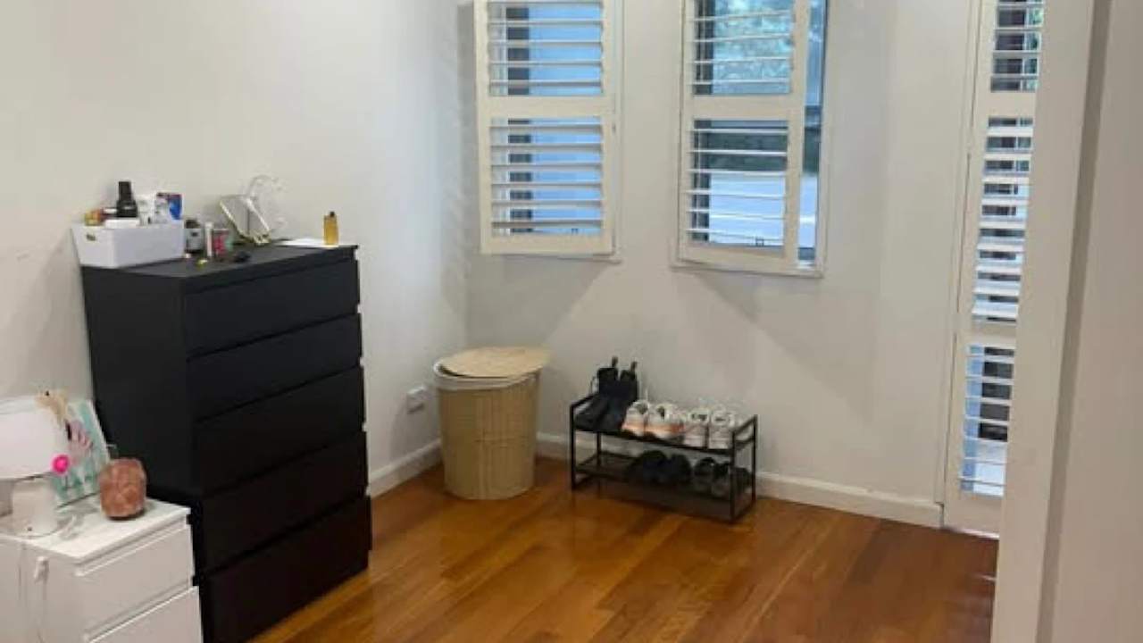 Furnished room in a share house