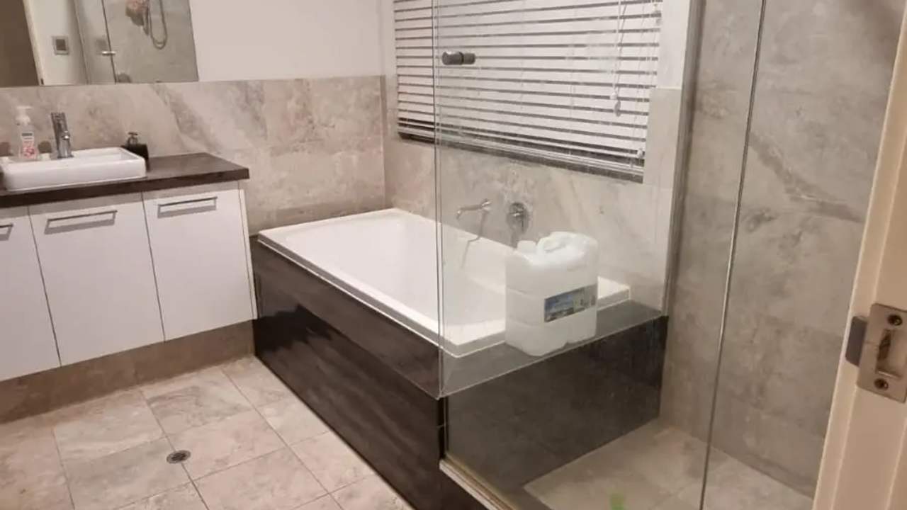 Furnished room with own bathroom