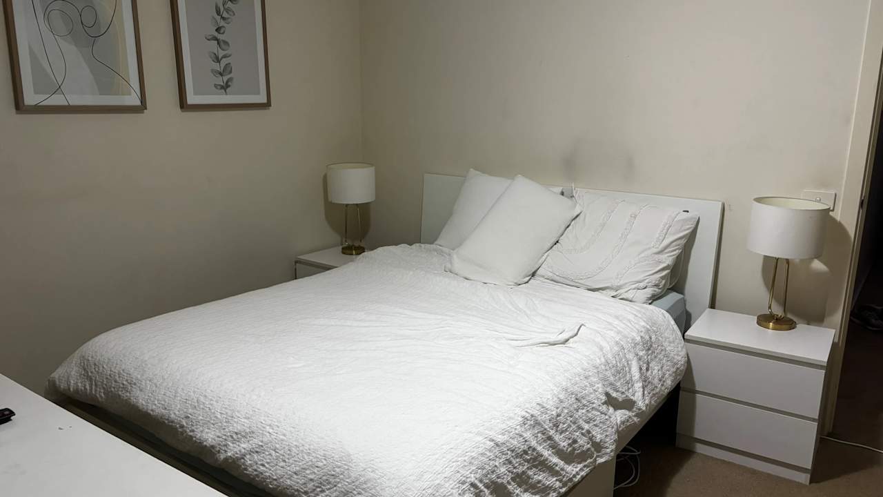 Furnished room in a share house
