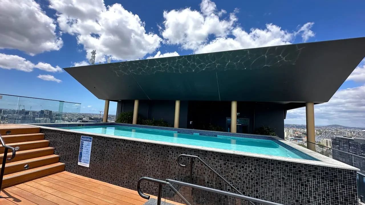 Whole property with 2 rooms for rent