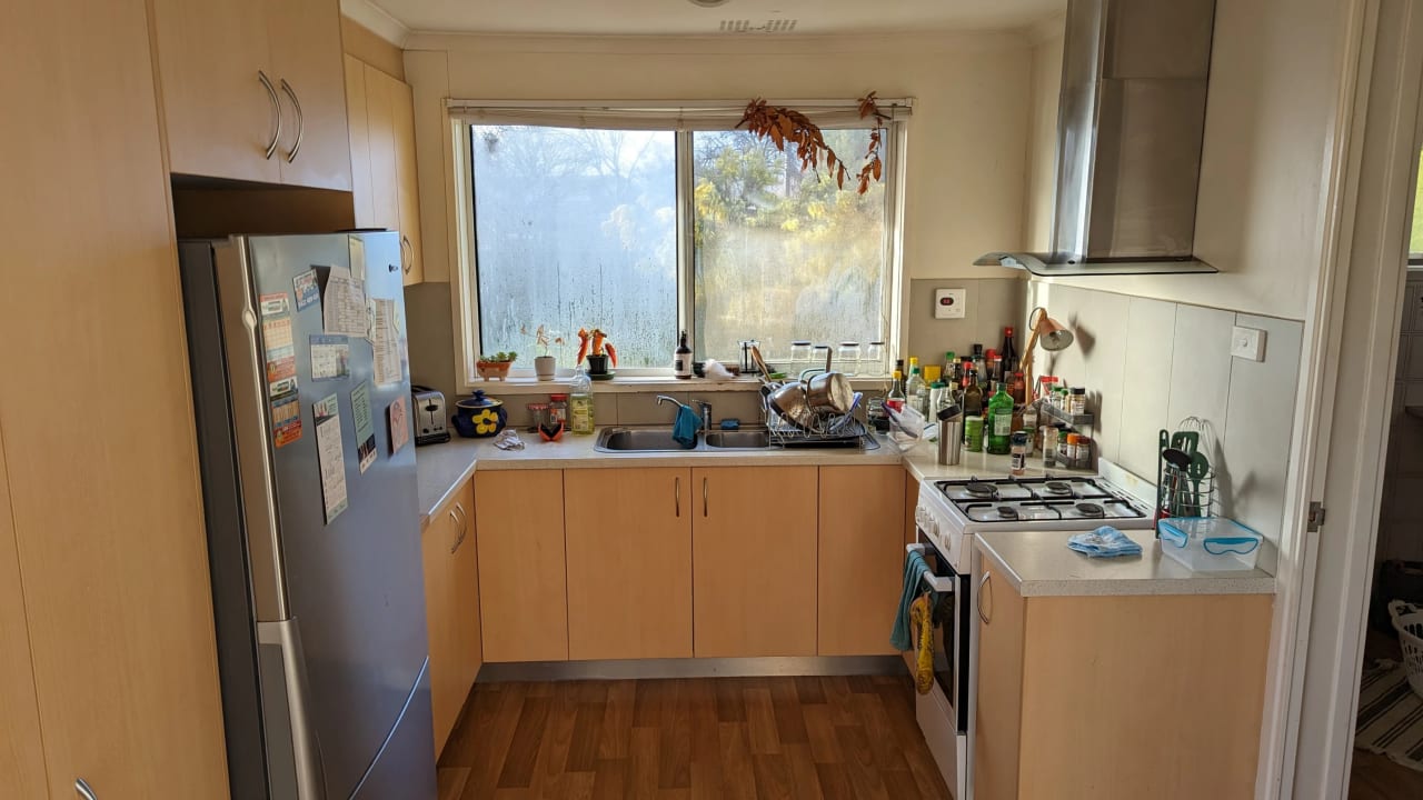 Room in a share house