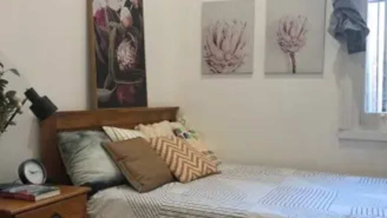 Room in a share house