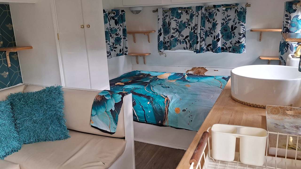 Furnished room in a flatshare