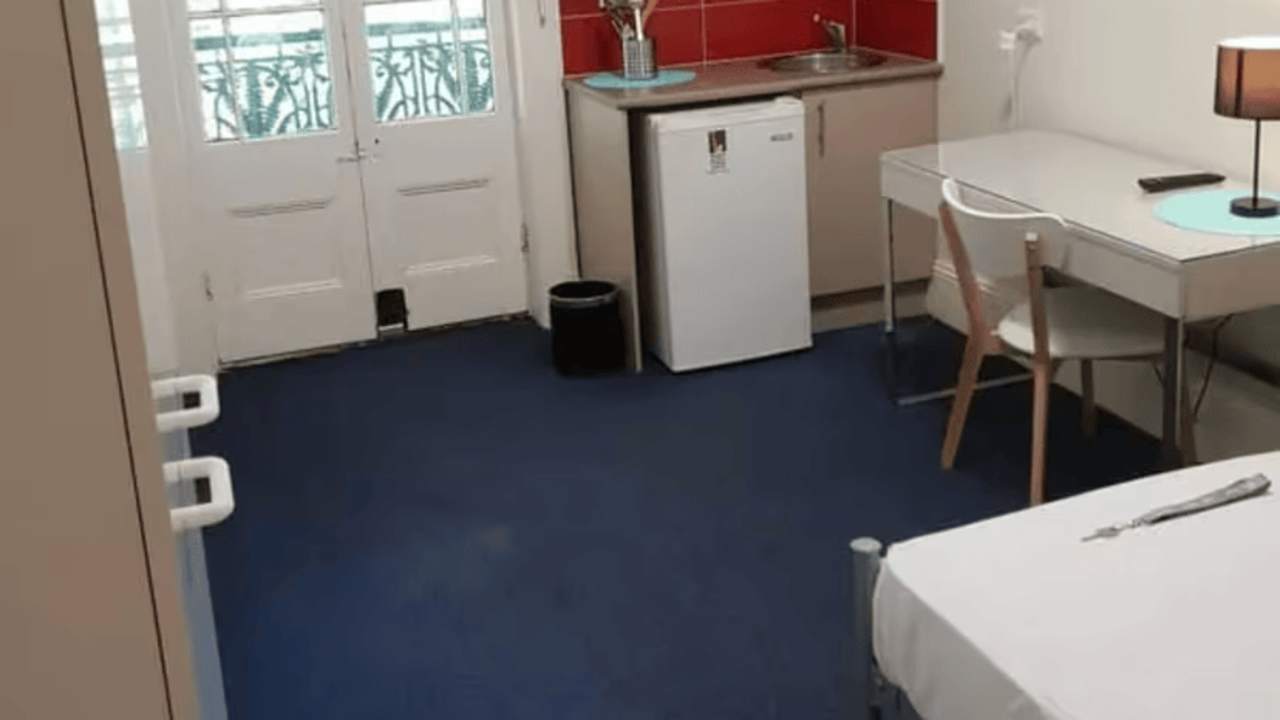 Furnished room in a share house