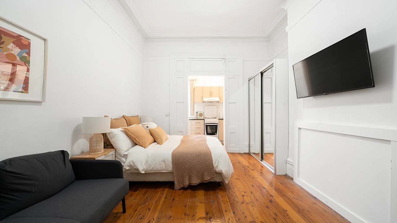 Room studio flat for rent