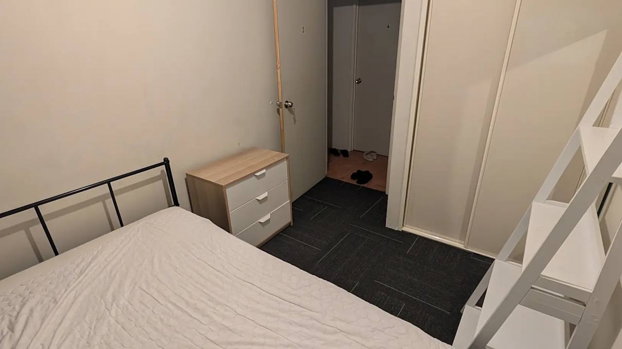 Furnished room in a share house