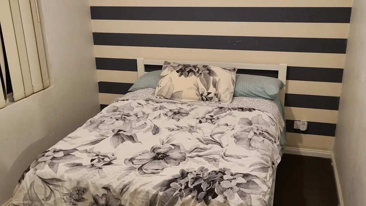 Room in a share house