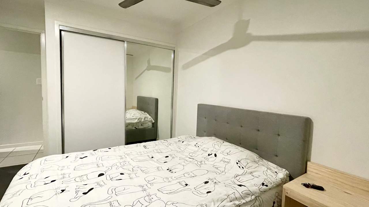 Furnished room in a share house