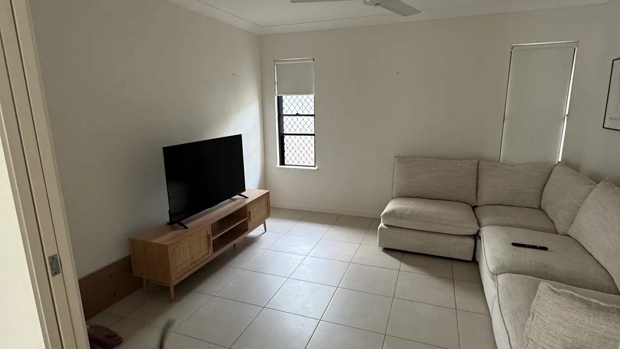 Unfurnished room in a share house