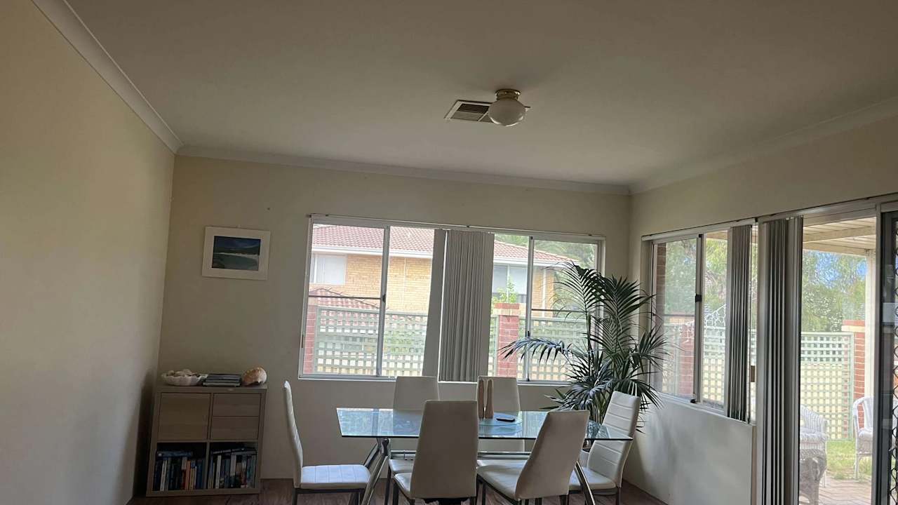 Room in a share house