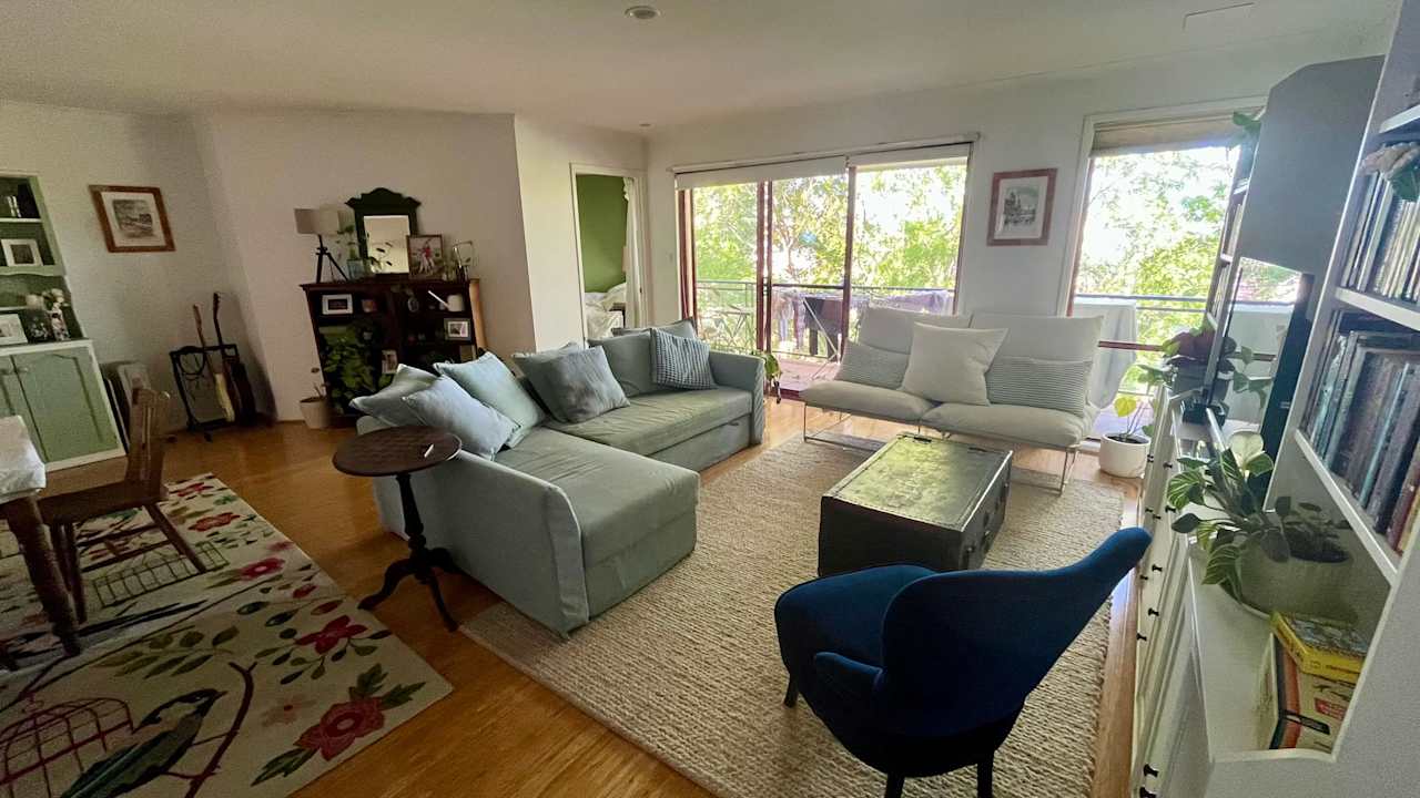 Furnished room in a flatshare