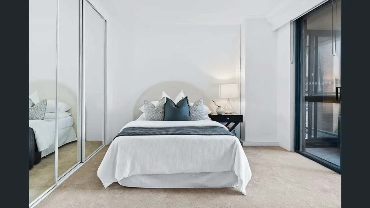 Unfurnished room with own bathroom