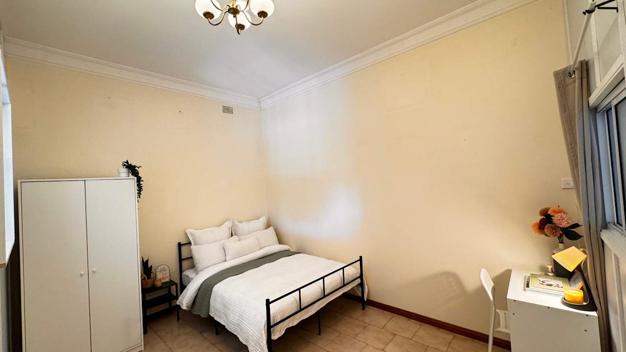 Furnished room in a flatshare