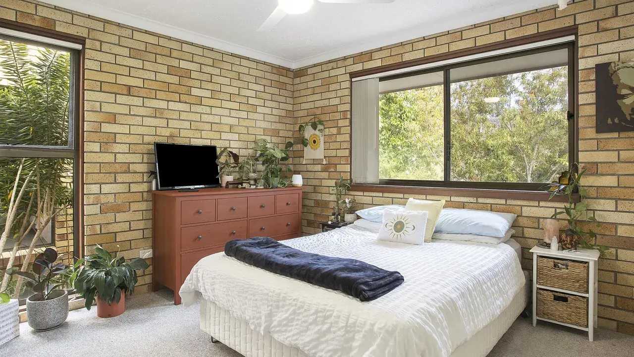Unfurnished room with ensuite in a flatshare