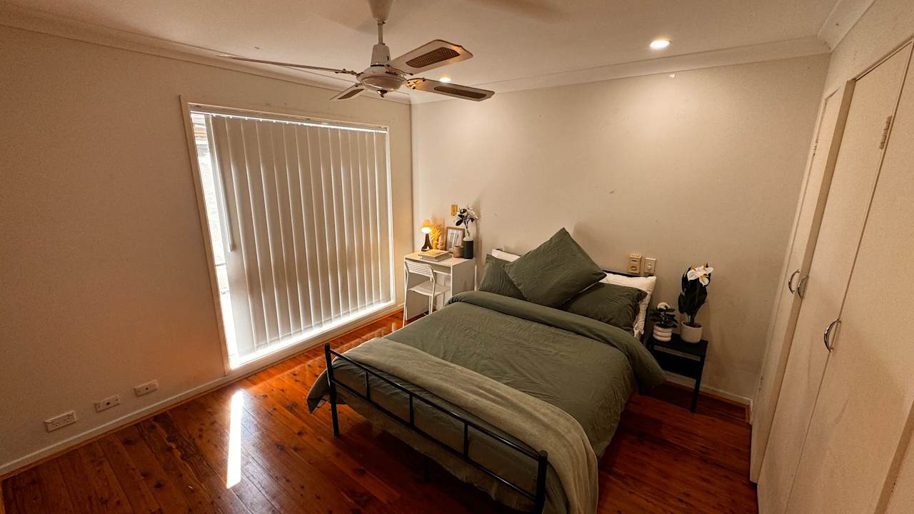 Furnished room in a share house