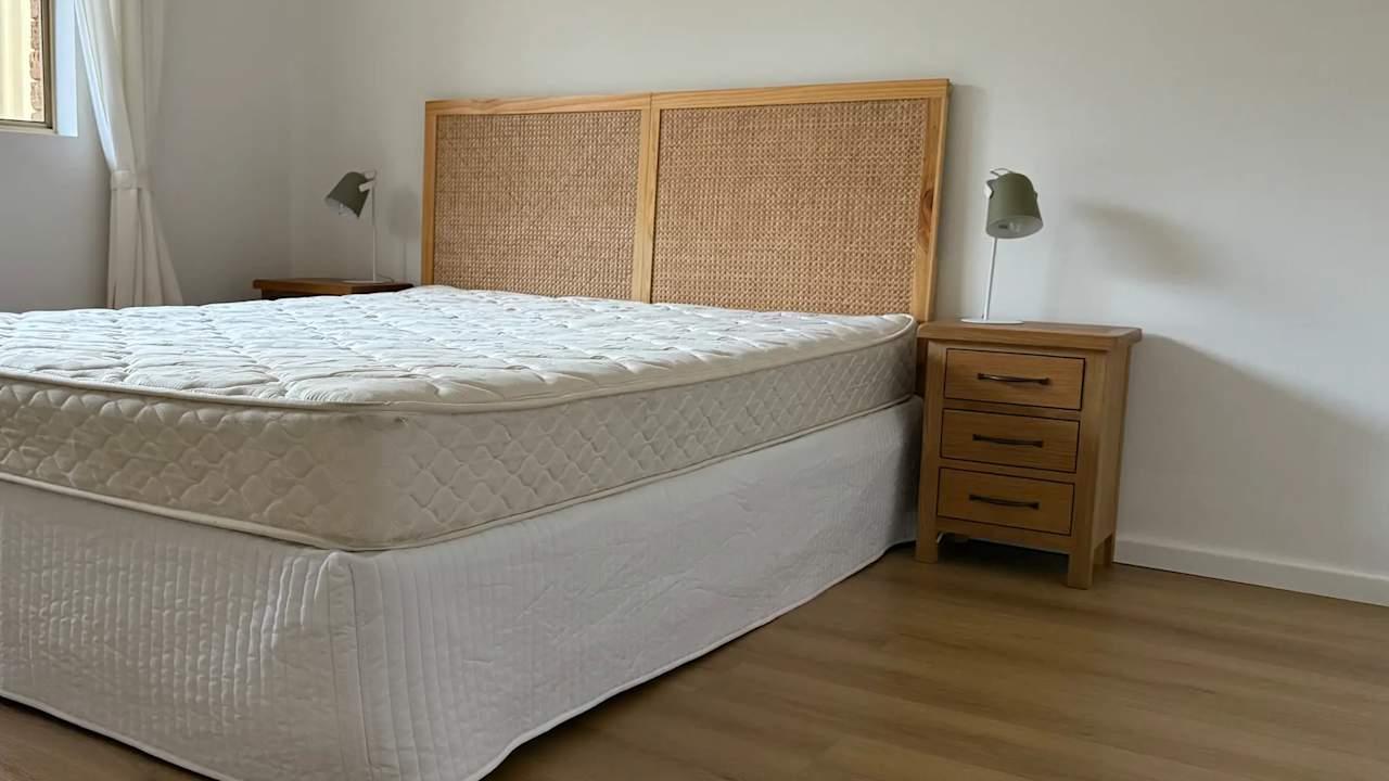 Room in a share house