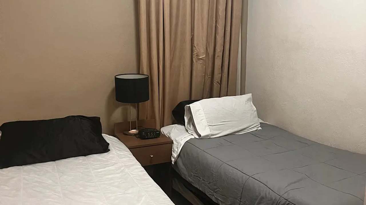 Furnished room in a flatshare