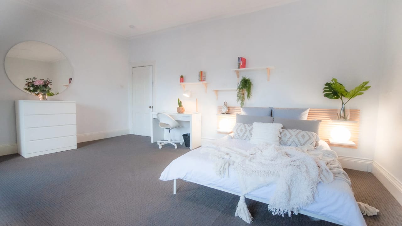 Furnished room in a share house