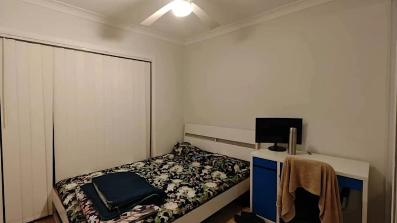 Room in a share house