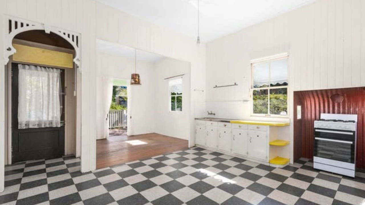 Room in a share house
