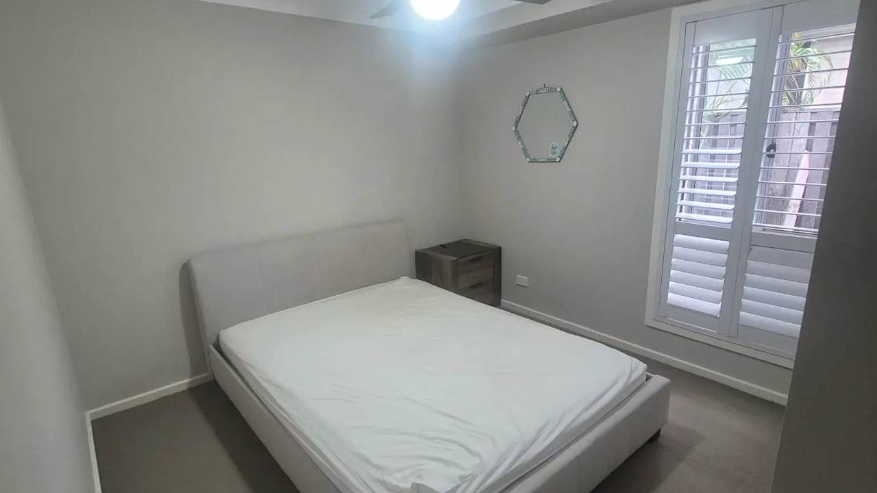 Unfurnished room in a share house