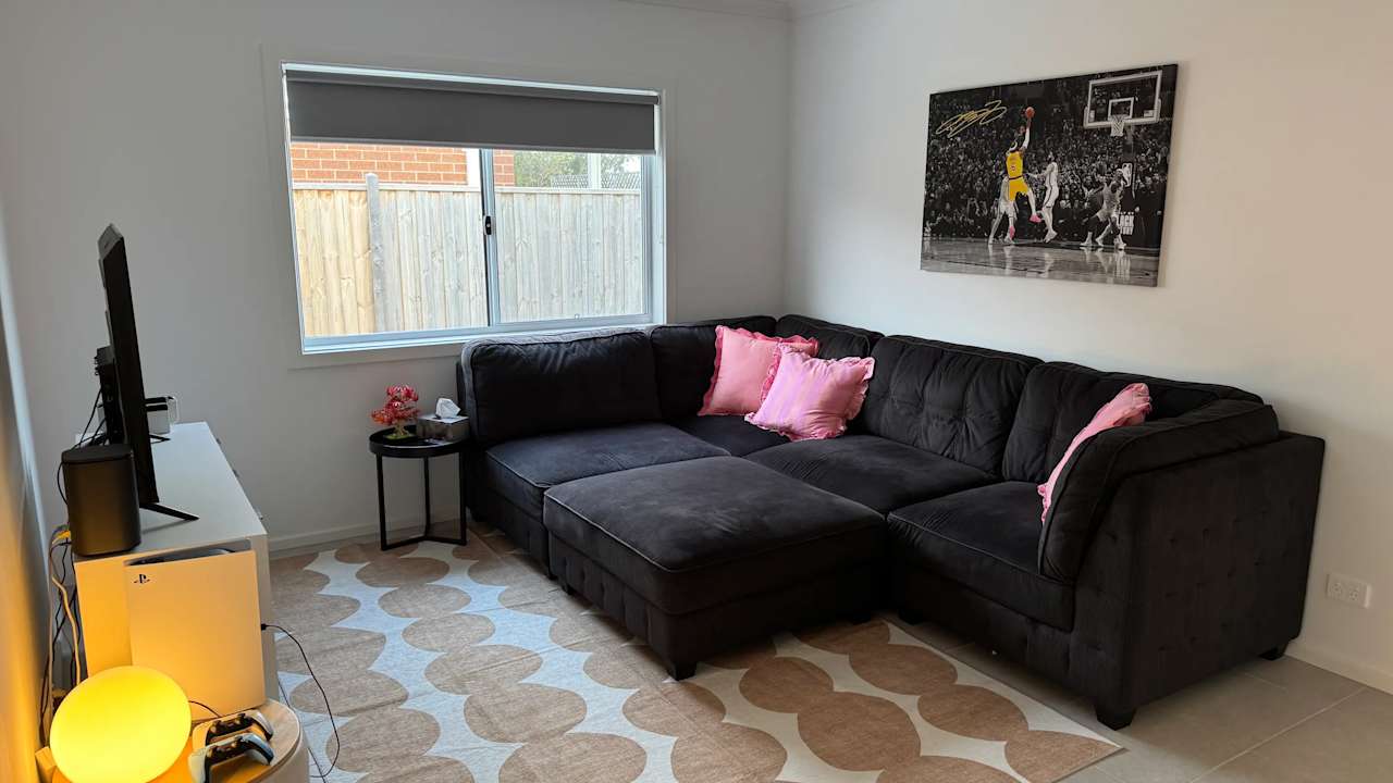 Unfurnished room with own bathroom