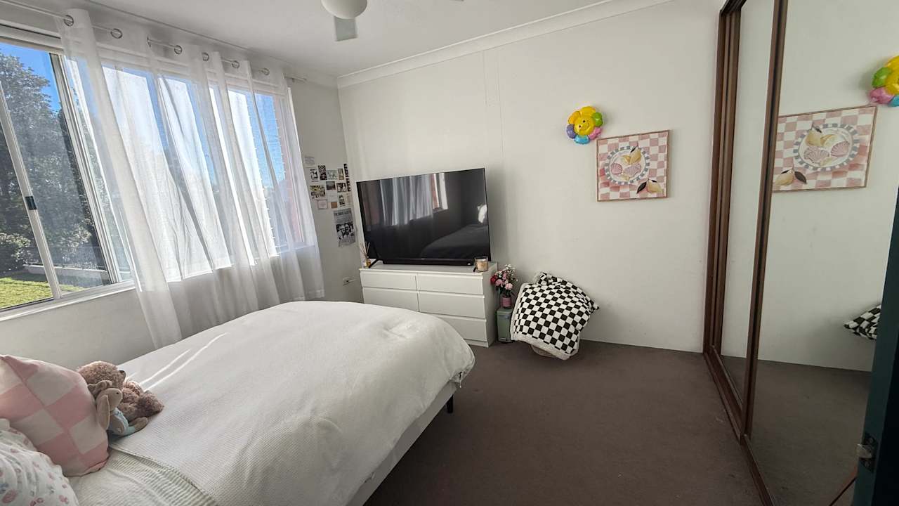 Furnished room in a share house