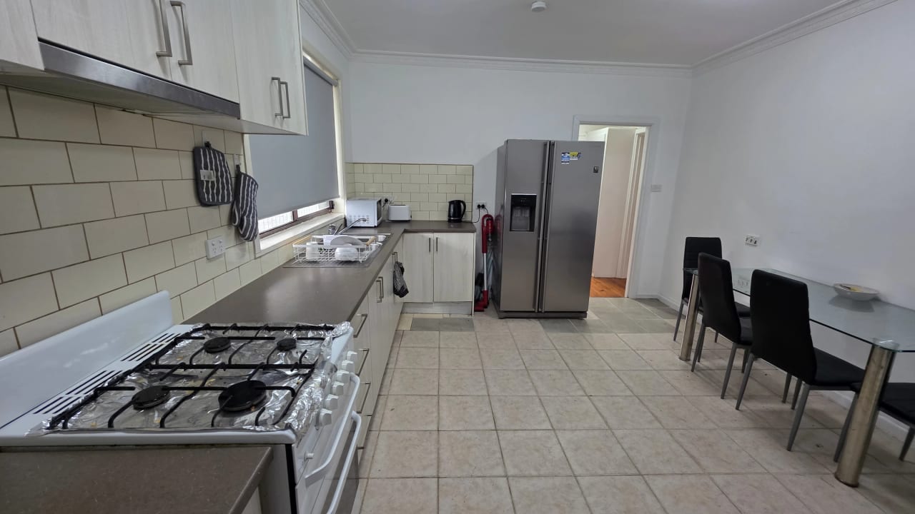 Furnished room in a share house