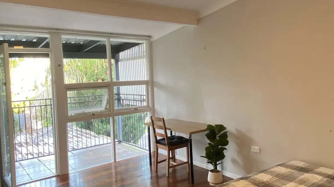 Furnished room in a share house