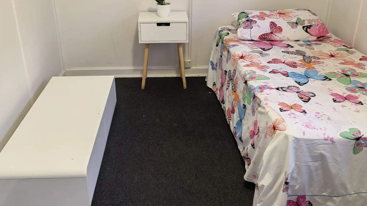 Furnished room in a share house