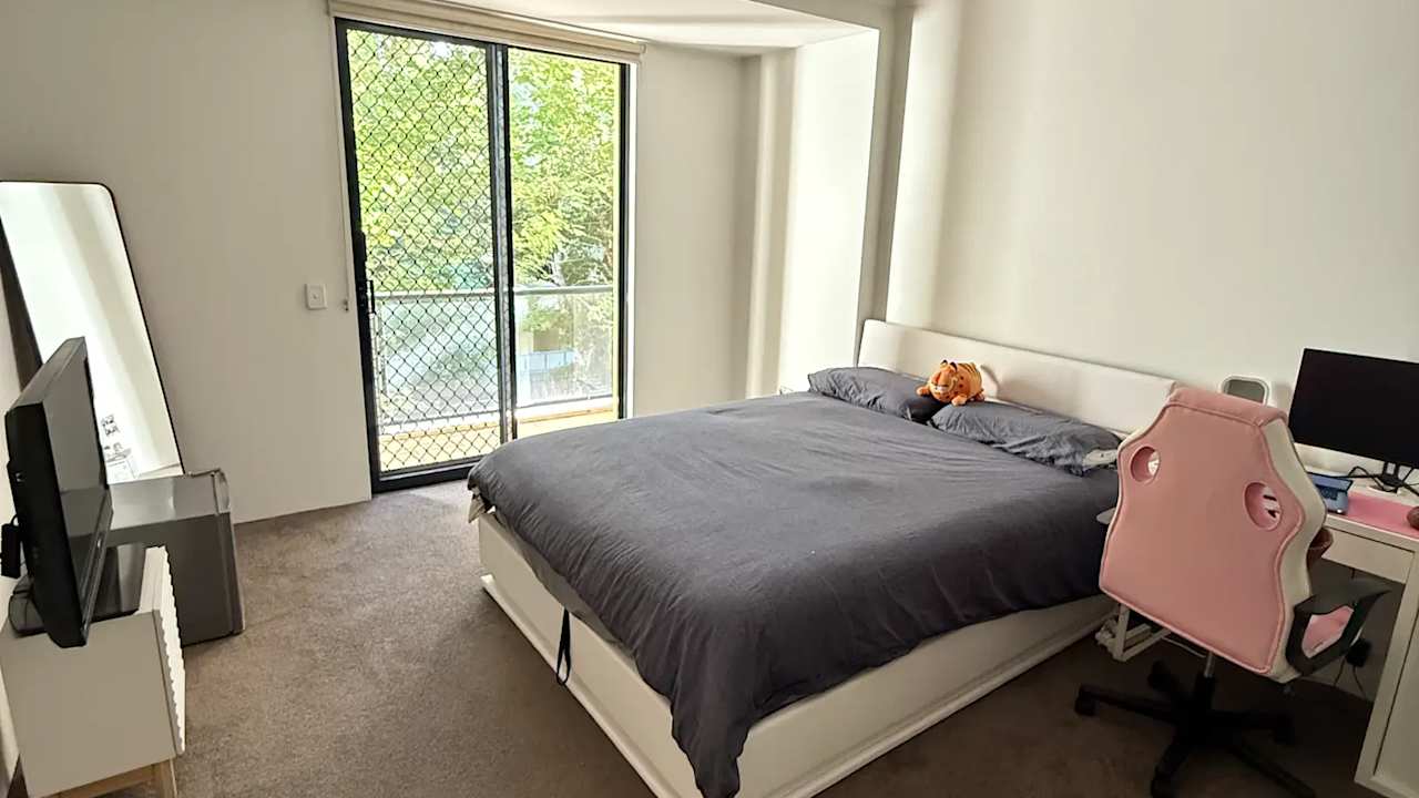 Furnished room with ensuite in a flatshare