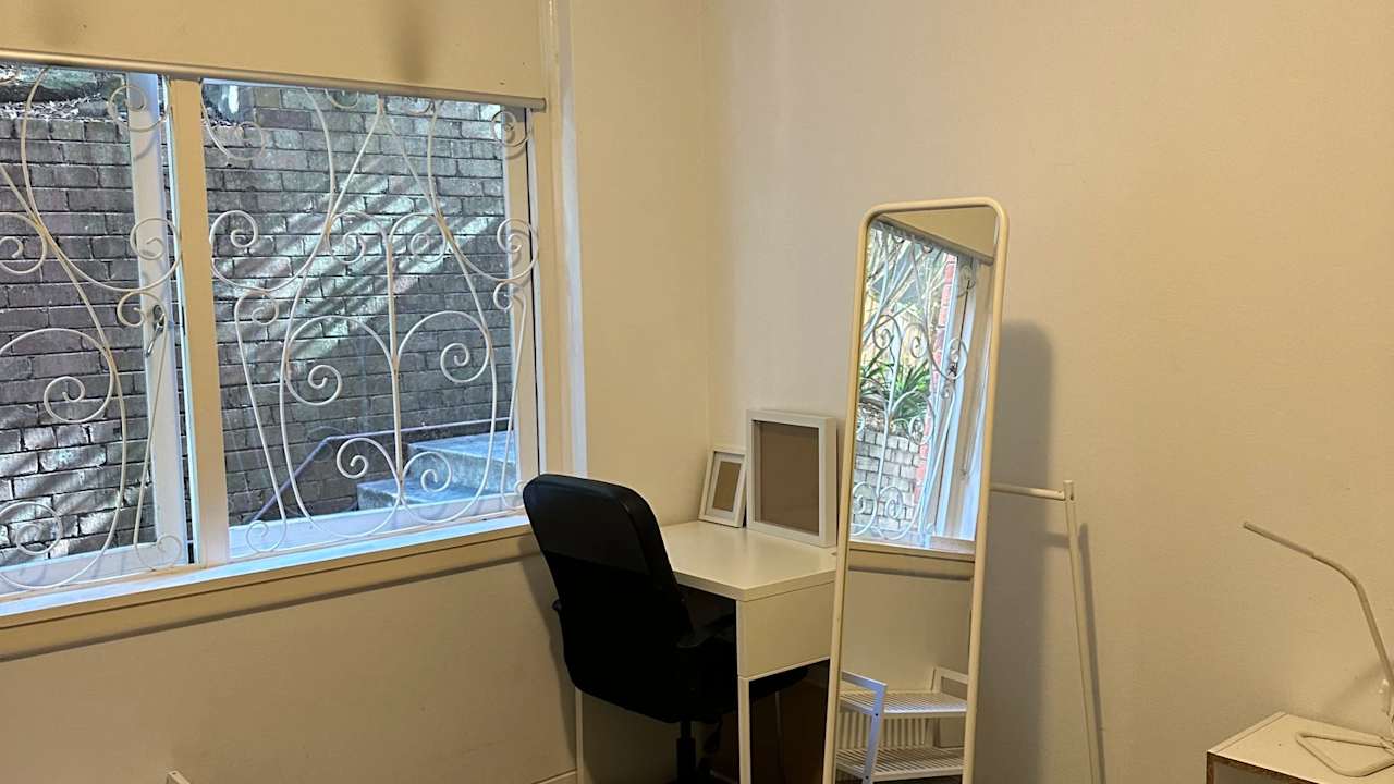 Furnished room in a flatshare