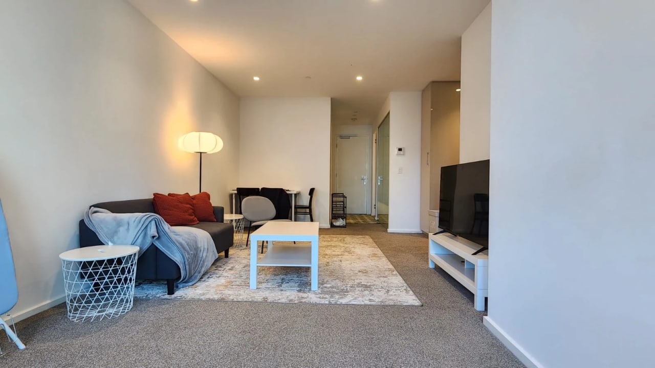 Furnished room with ensuite in a flatshare