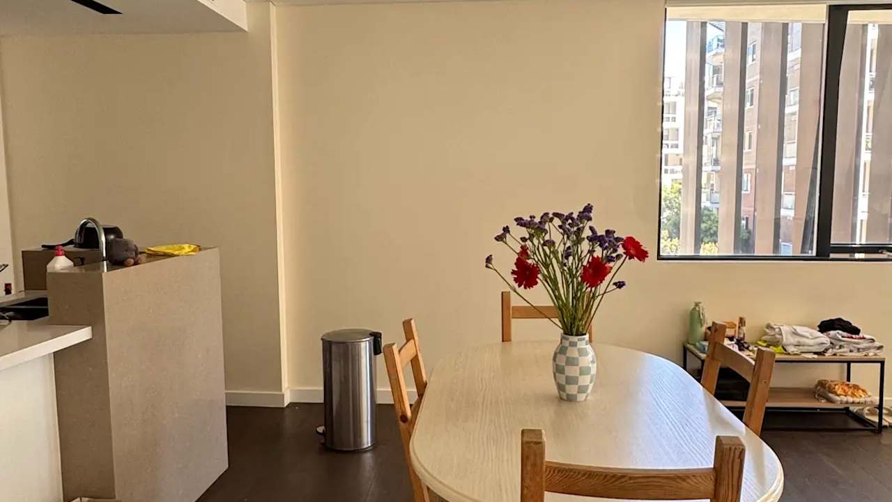 Furnished room in a flatshare