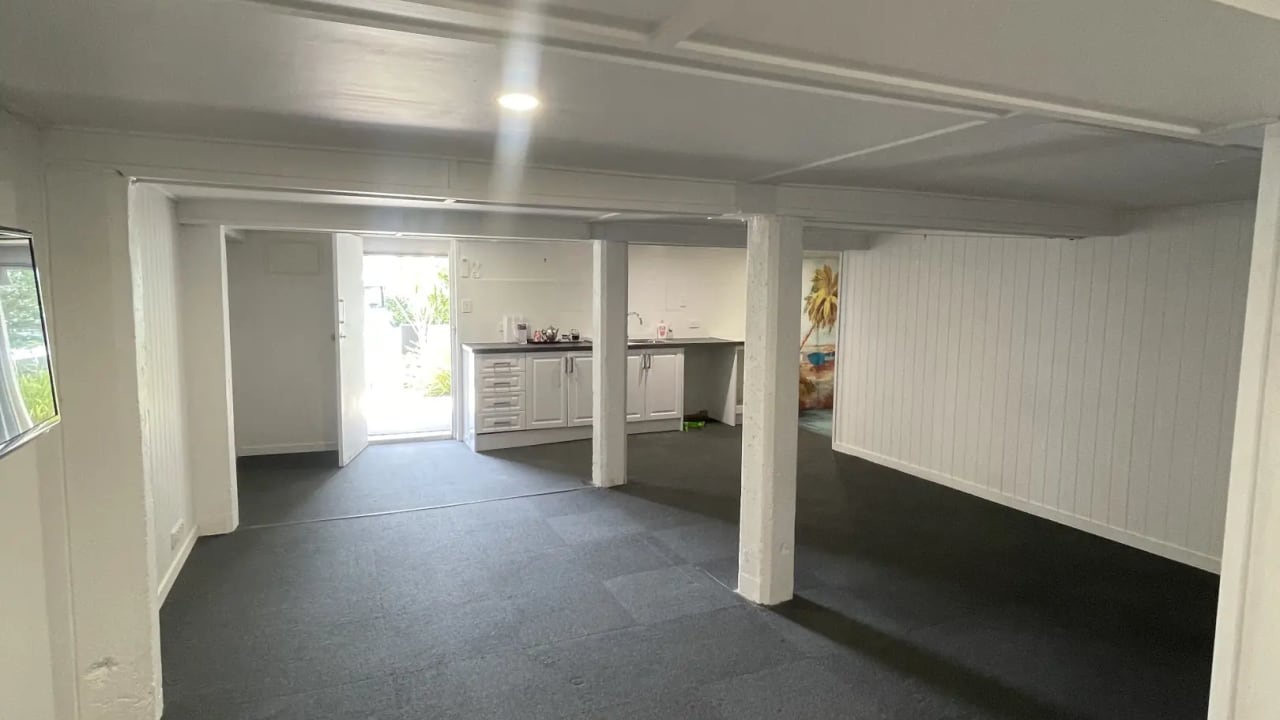 Unfurnished room with own bathroom